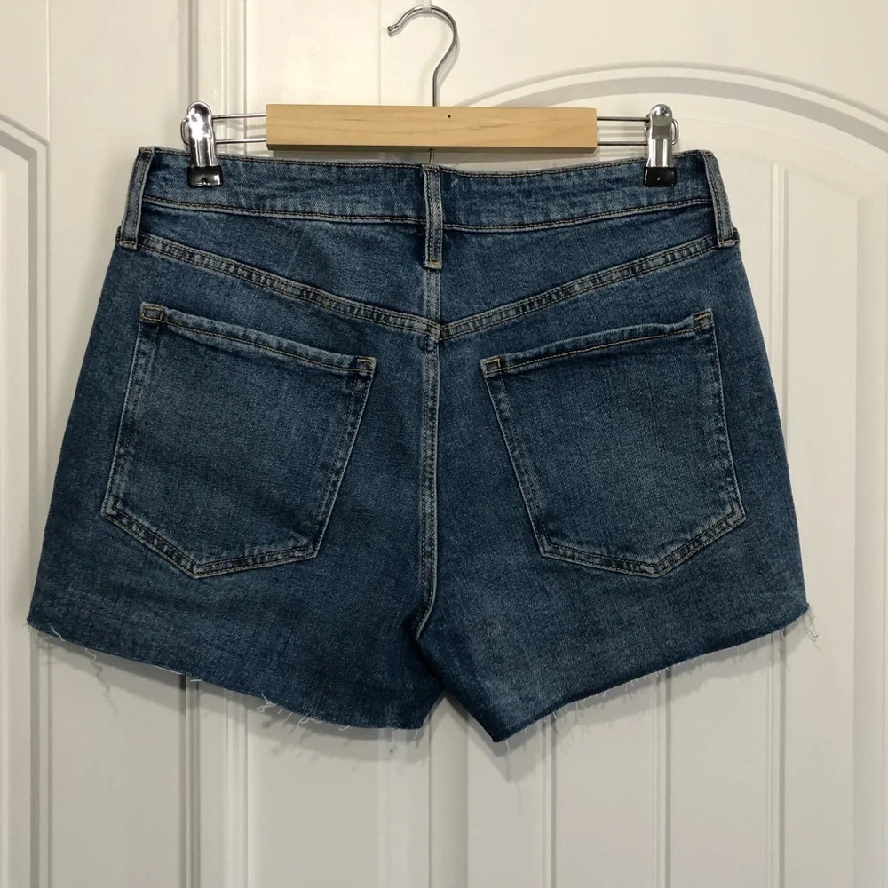 Old Navy High Rise Straight Smooth Pockets Distressed Ripped Row‎ Hem Shorts 10